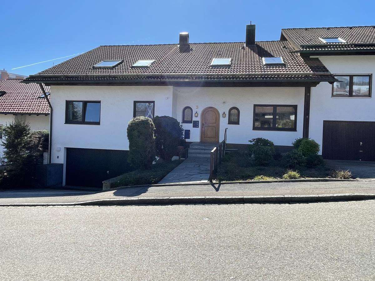 Apartamento de 3 habitaciónes en Kempten, Germany No. 208281