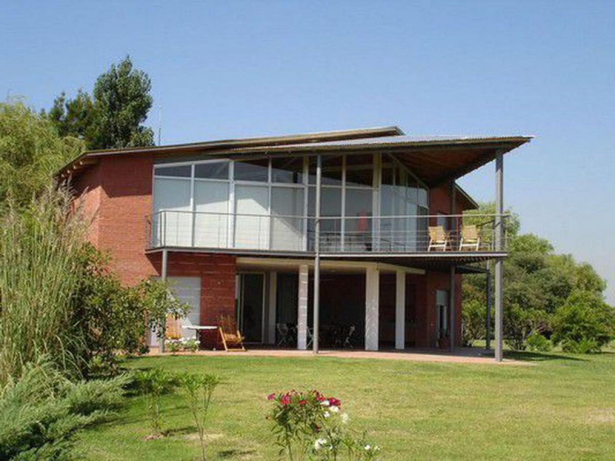 3 bedrooms House in Tigre, Argentina No. 75538