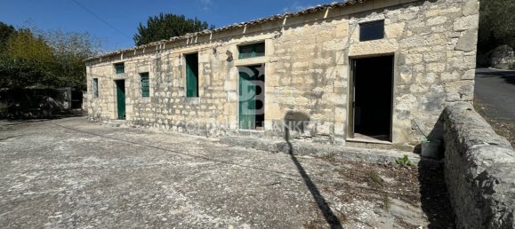 2 bedrooms House in Modica, Italy No. 135884 2