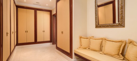 5 bedrooms Villa in Marbella Golden Mile, Spain No. 2964 22