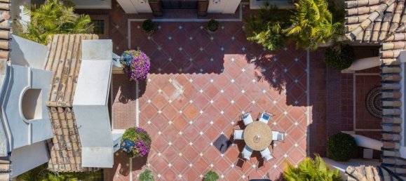 5 bedrooms Villa in Marbella Golden Mile, Spain No. 2964 4