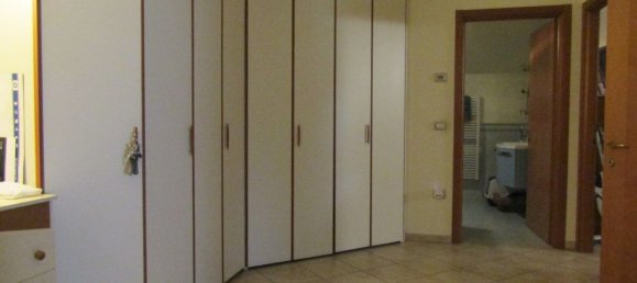 6 rooms House in Carrara, Italy No. 48145 19