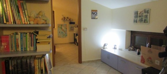 6 rooms House in Carrara, Italy No. 48145 21
