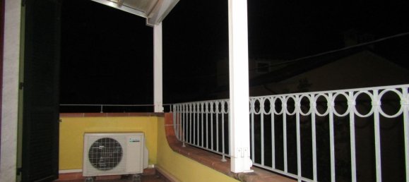 6 rooms House in Carrara, Italy No. 48145 37