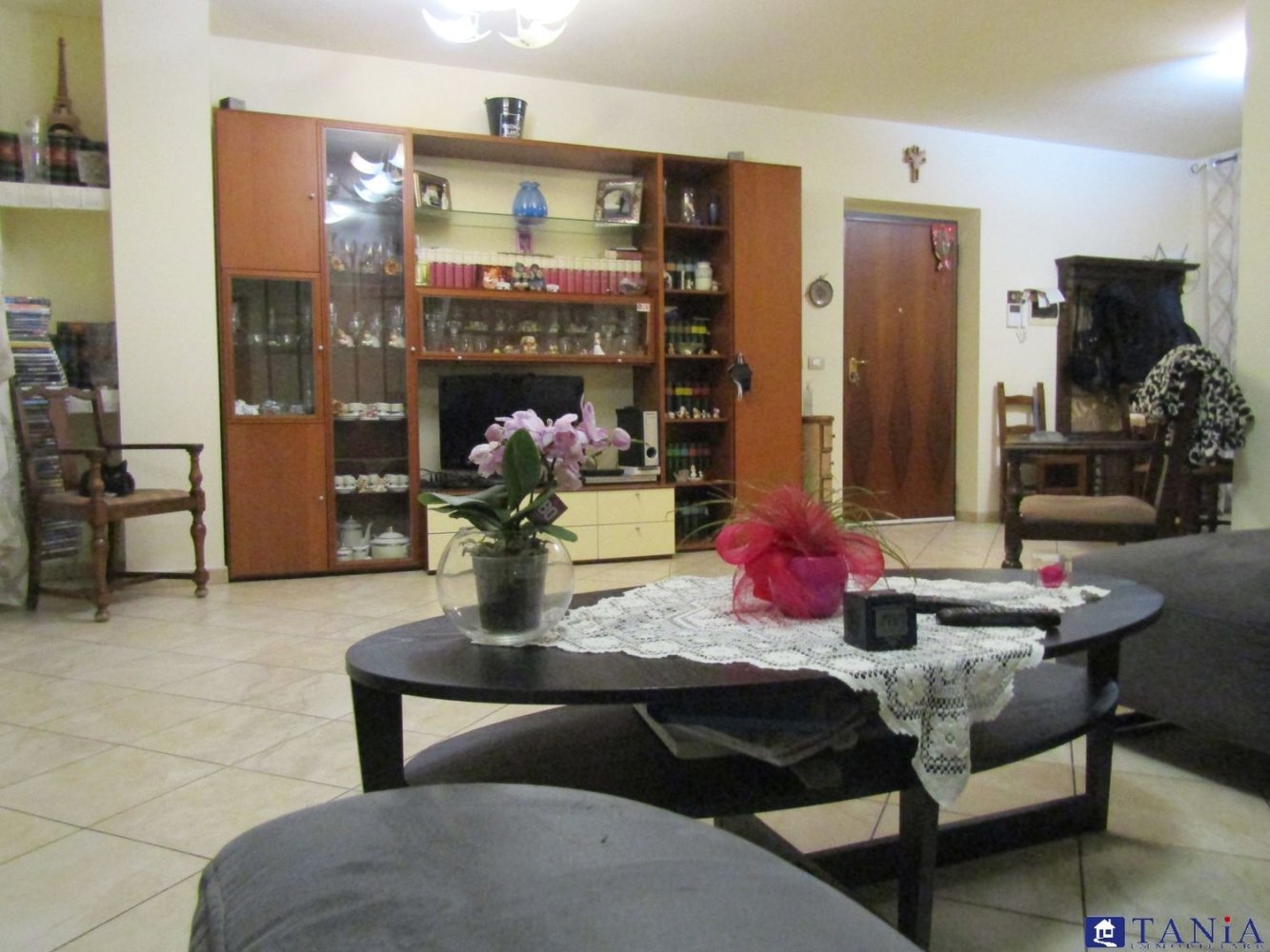 6 rooms House in Carrara, Italy No. 48145