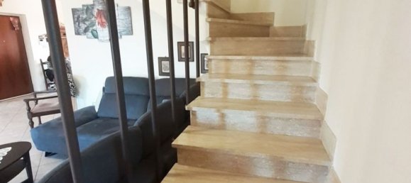 6 rooms House in Carrara, Italy No. 48145 16