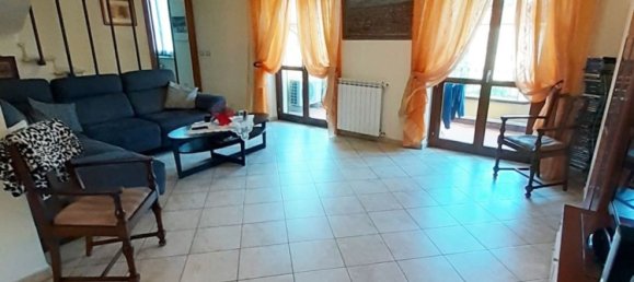 6 rooms House in Carrara, Italy No. 48145 6