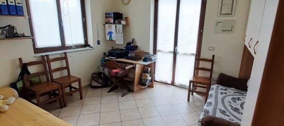 6 rooms House in Carrara, Italy No. 48145 12