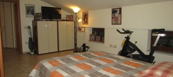 6 rooms House in Carrara, Italy No. 48145 22