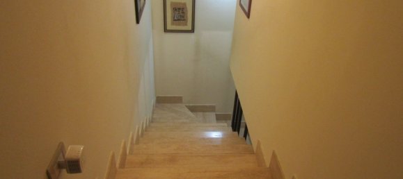 6 rooms House in Carrara, Italy No. 48145 14