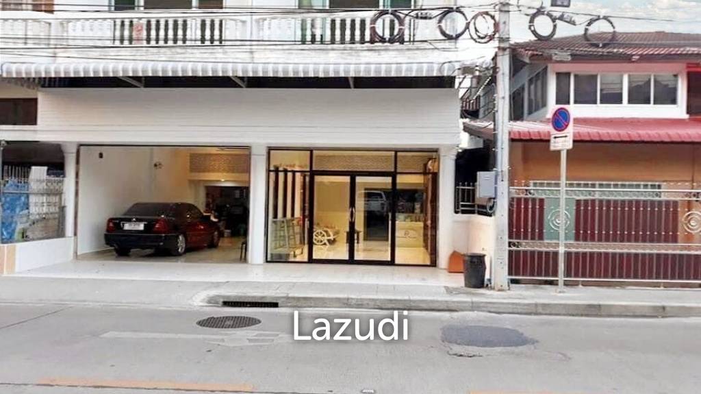 13 bedrooms Commercial property in Bangkok, Thailand No. 14697