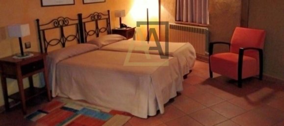 Casa de 6 dormitorios en Santa Cristina de la Polvorosa, Spain No. 78677 25