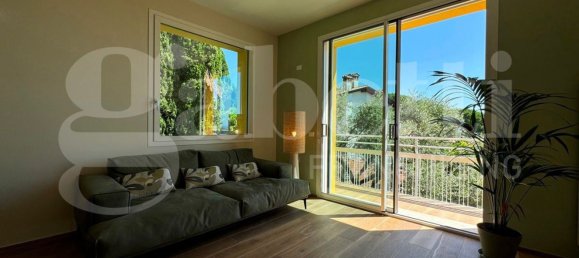 5 bedrooms Penthouse in Padenghe sul Garda, Italy No. 360852 3