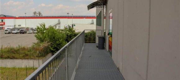 1 room Warehouse in Cermenate, Italy No. 6463 6