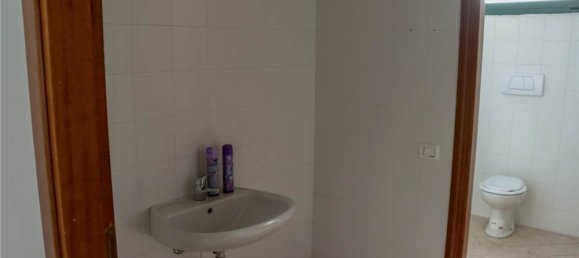 1 room Warehouse in Cermenate, Italy No. 6463 13