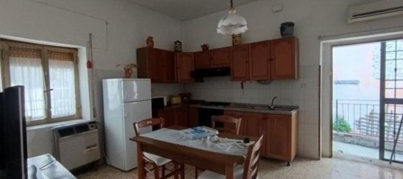 4 bedrooms House in Vairano Patenora, Italy No. 325691 10