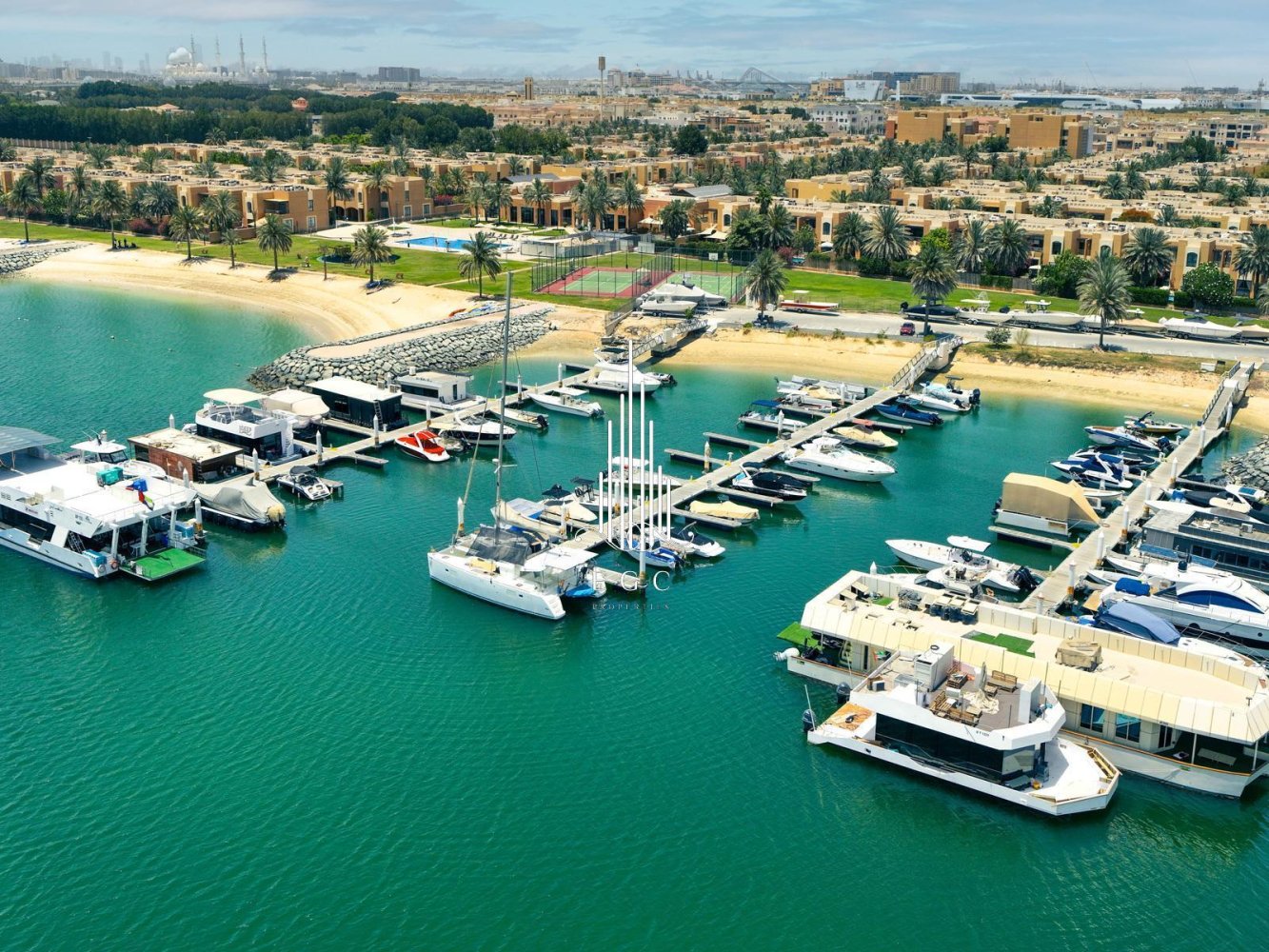 4 bedrooms Villa in Abu Dhabi Gate City, UAE No. 41957