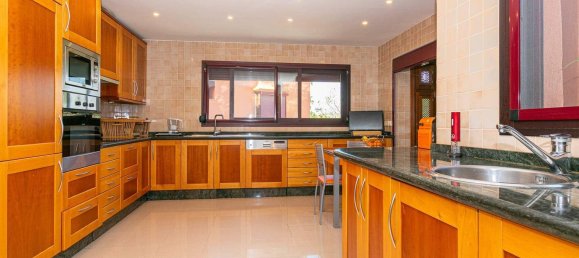 Apartamento de 3 dormitorios en Marbella, Spain No. 155571 8