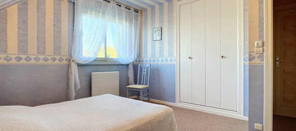 Casa de 5 dormitorios en Montmirail, France No. 55855 25