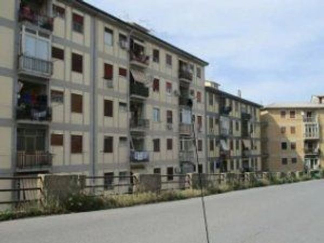 4-salle Appartement à Messina, Italy No. 43130