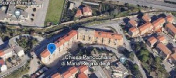 4-salle Appartement à Messina, Italy No. 43130 3