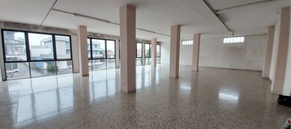 200m² Commercial property in Cerea, Italy No. 119190 4