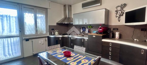 2 bedrooms Apartment in Moncalieri, Italy No. 53289 3