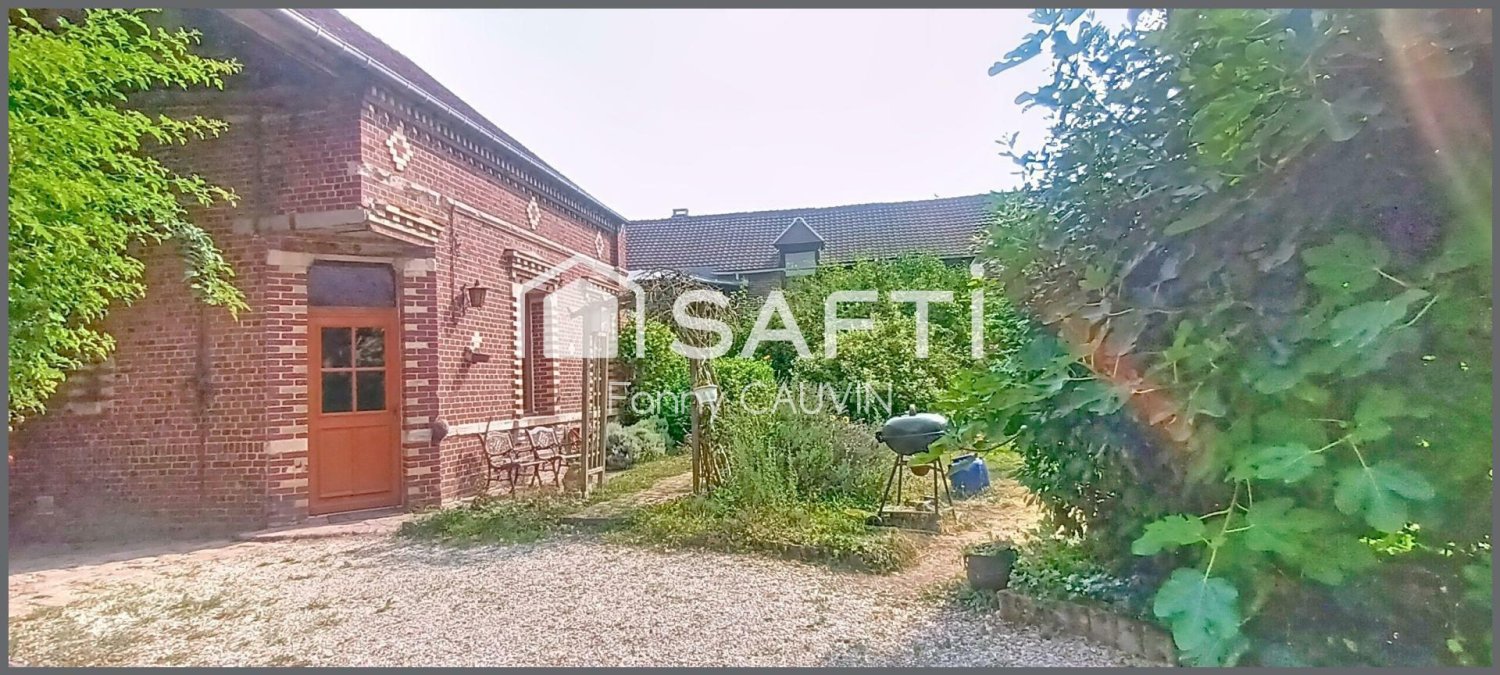 3 bedrooms Castles in La Rue-Saint-Pierre, France No. 349082