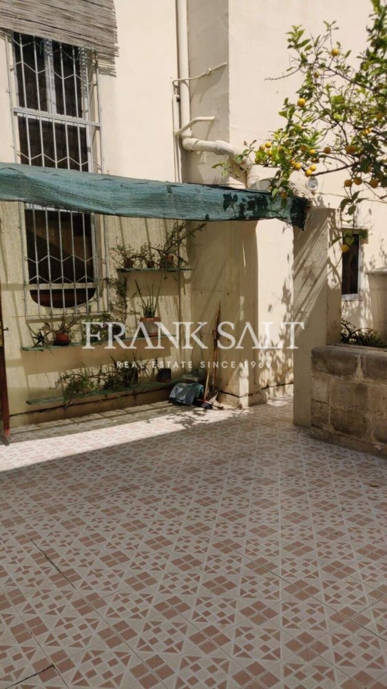 Casa de 5 dormitorios en Qormi, Malta No. 11265