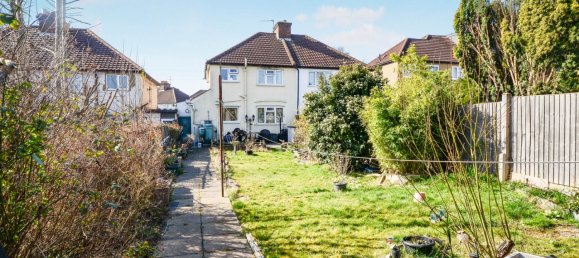 3 bedrooms House in Watford, United Kingdom No. 1852 26