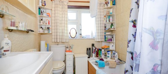 3 bedrooms House in Watford, United Kingdom No. 1852 9