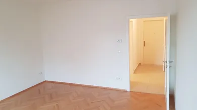 2 rooms Apartment in Gries, Austria No. 136570