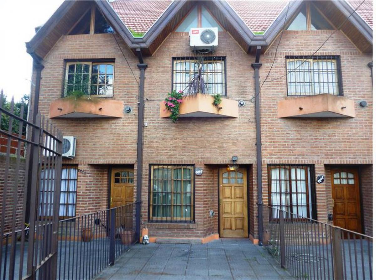 2 bedrooms House in Quilmes, Argentina No. 74986