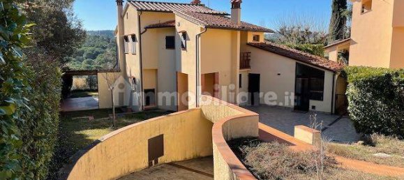 4 bedrooms Villa in Impruneta, Italy No. 201093 2