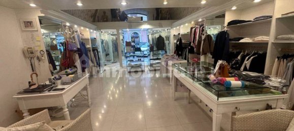 1-salle Propriété commerciale à Bari, Italy No. 236563 10