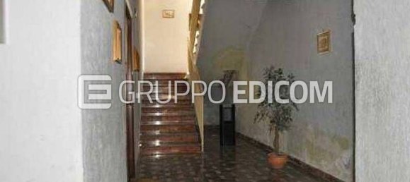 6 rooms Apartment in Palermo, Italy No. 207916 5