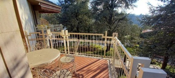 3 bedrooms Apartment in Turin, Italy No. 13602 2