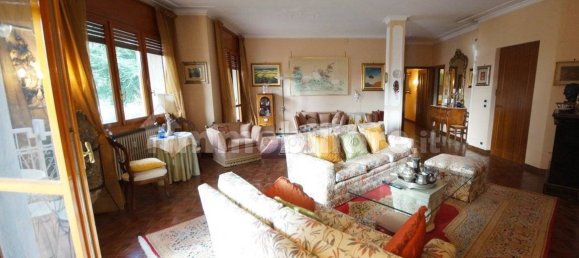 3 bedrooms Apartment in Turin, Italy No. 13602 5