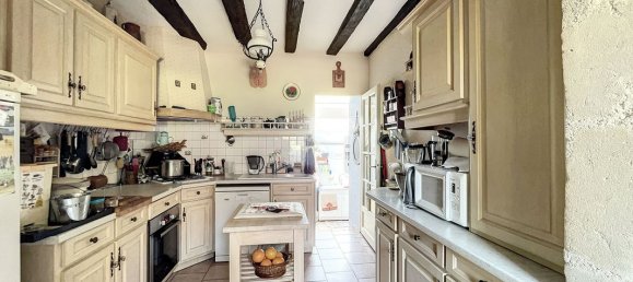 Casa de 5 dormitorios en Chateau-la-Valliere, France No. 54117 16