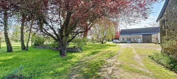 Casa de 5 dormitorios en Chateau-la-Valliere, France No. 54117 10