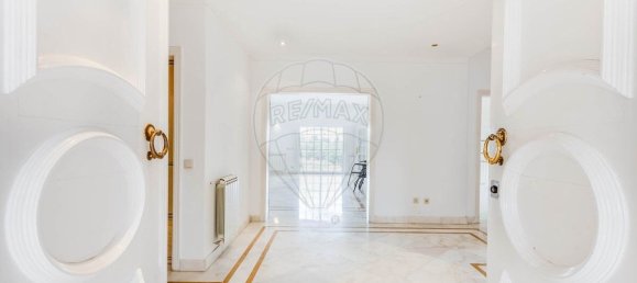 Villa de 4 dormitorios en Cascais, Portugal No. 54699 2