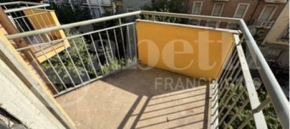 2 bedrooms Apartment in Turin, Italy No. 262254 11