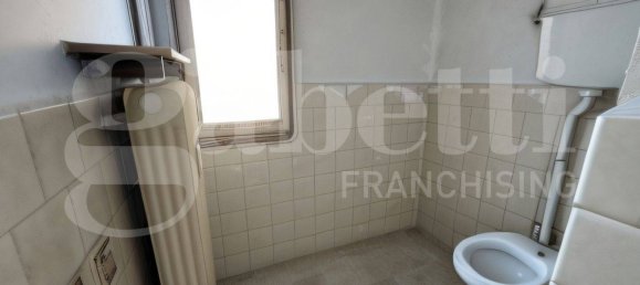 2 bedrooms Apartment in Turin, Italy No. 262254 20