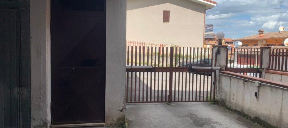 3-salle Appartement à Fonte Nuova, Italy No. 11218 28