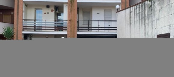 3-salle Appartement à Fonte Nuova, Italy No. 11218 32