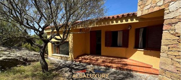 5 bedrooms Villa in Palau, Italy No. 19384 2