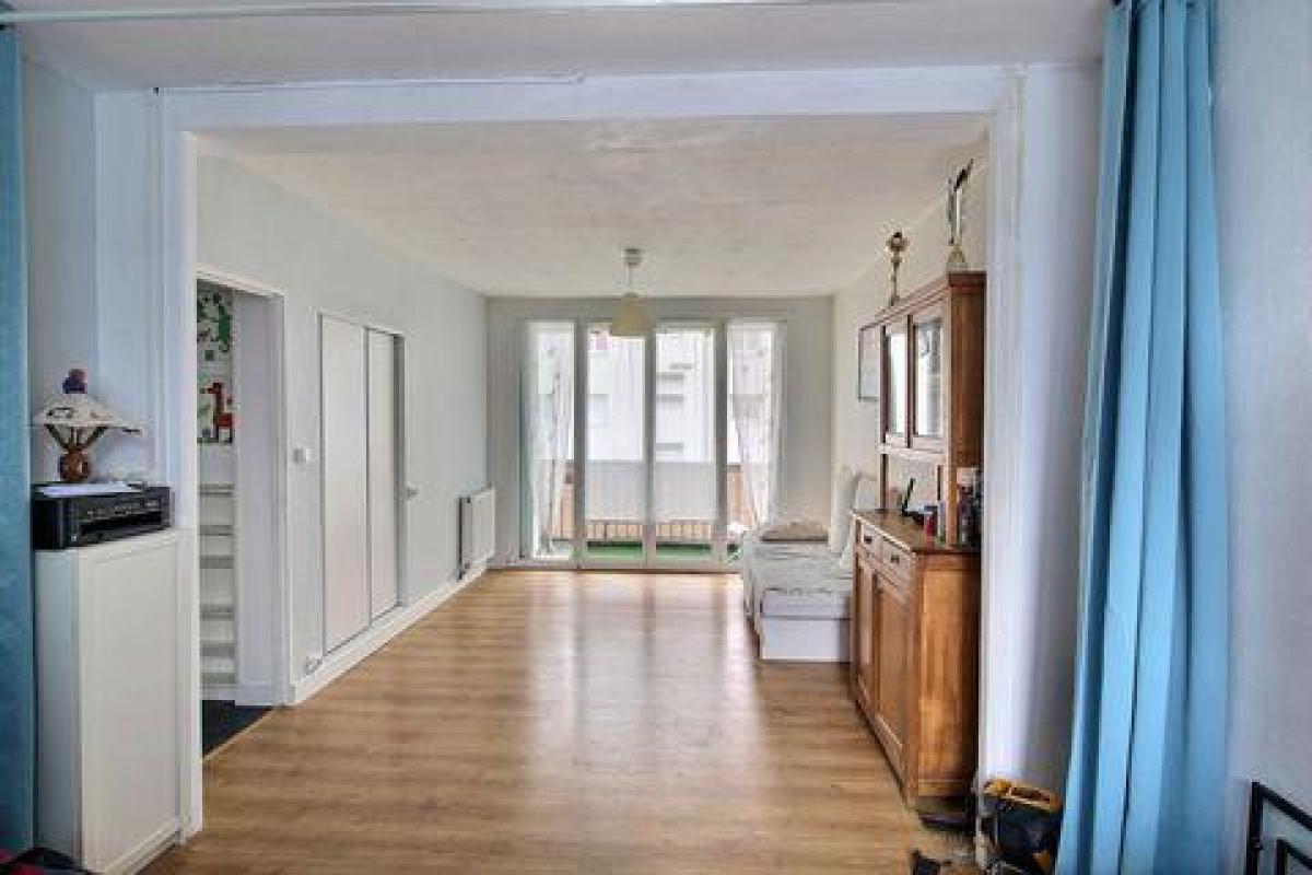 Studio in the Condo in Lamorlaye, France No. 9926