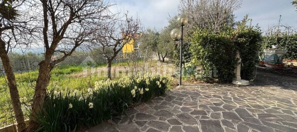 Casa de 4 dormitorios en Ancarano, Italy No. 174554 27