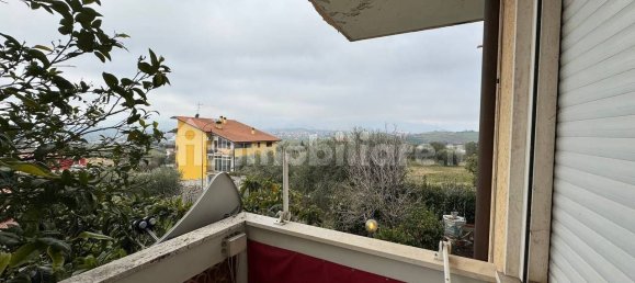 Casa de 4 dormitorios en Ancarano, Italy No. 174554 73