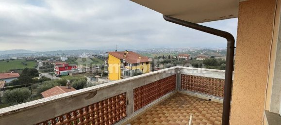 Casa de 4 dormitorios en Ancarano, Italy No. 174554 96